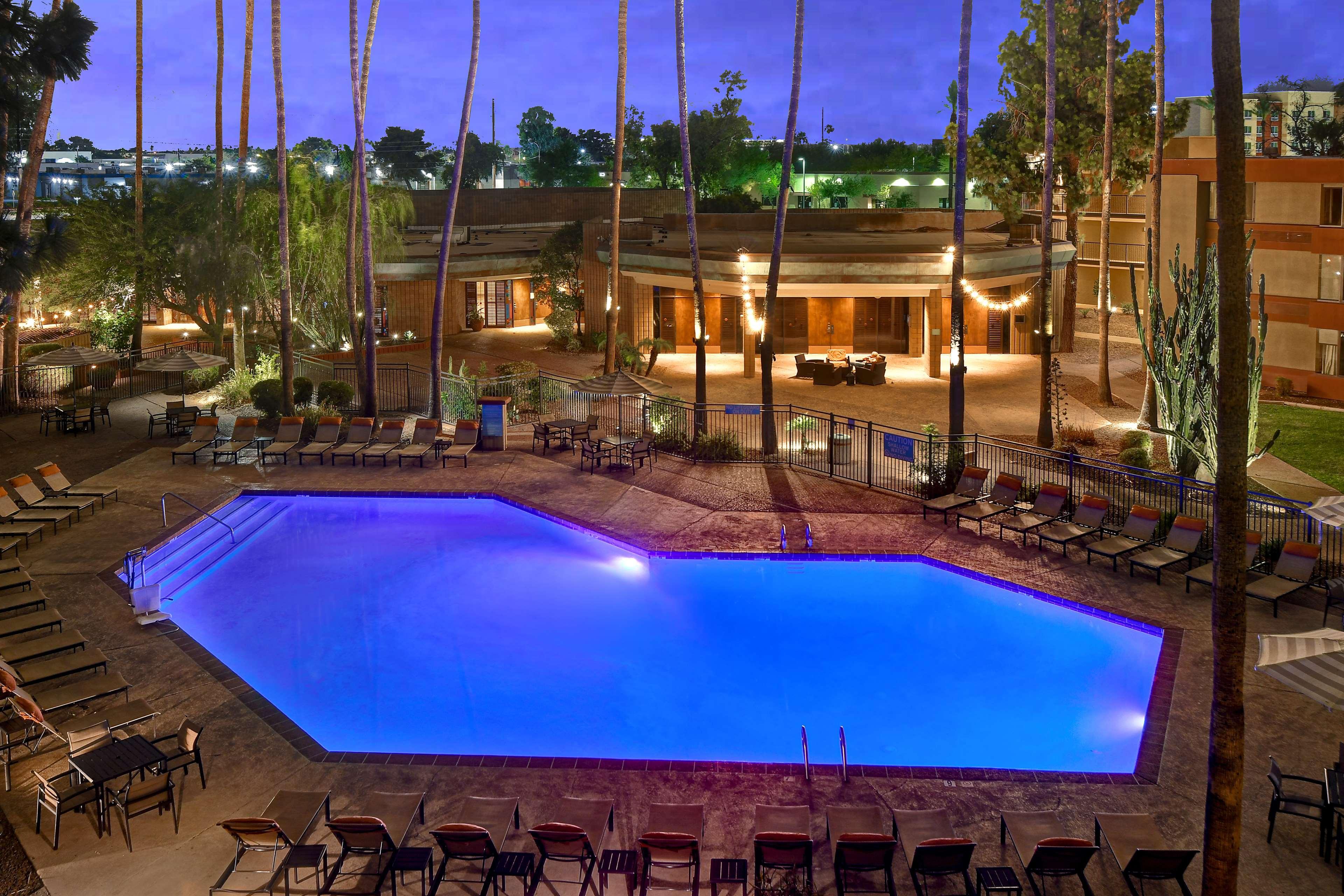Doubletree By Hilton Phoenix- Темпе Экстерьер фото