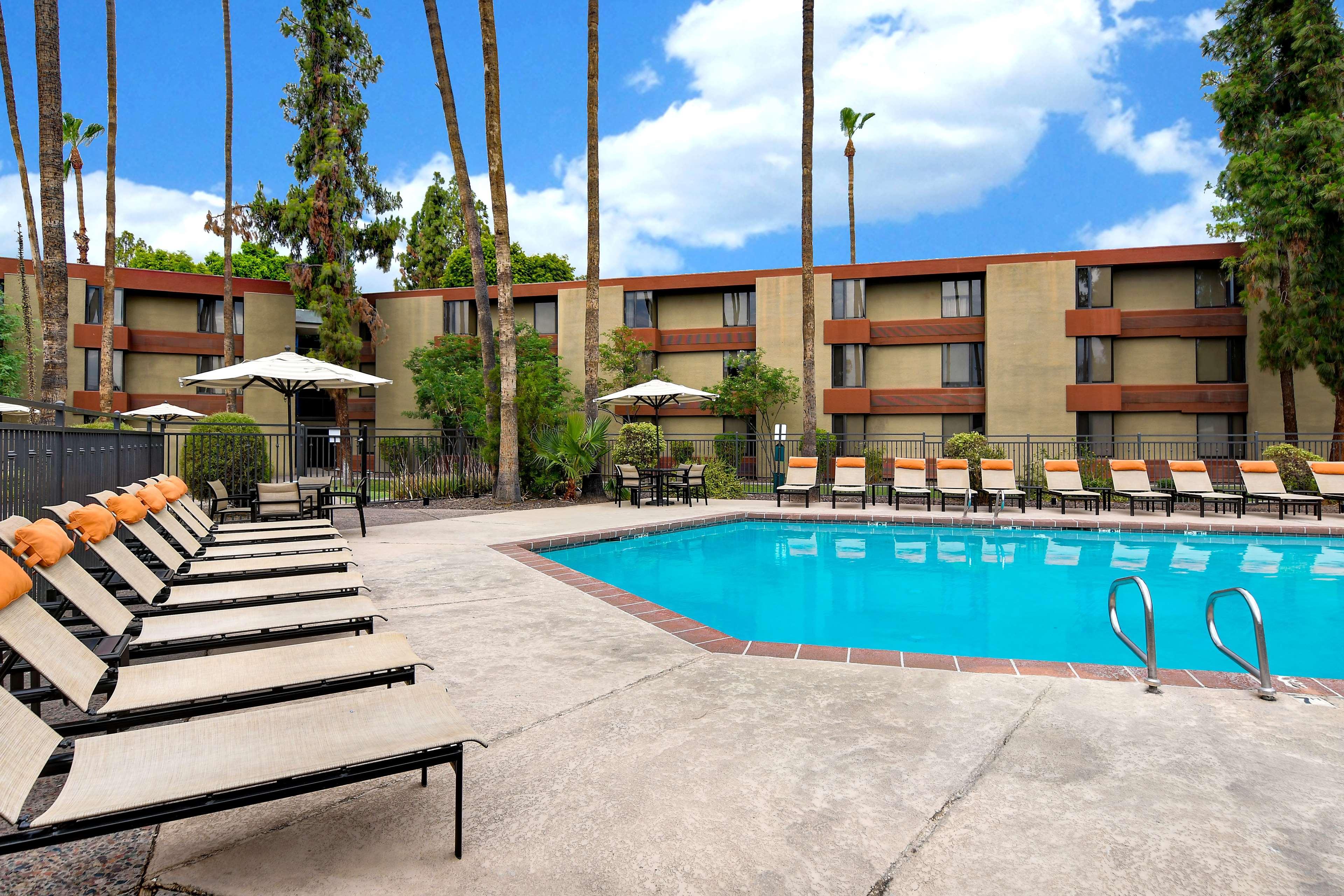 Doubletree By Hilton Phoenix- Темпе Экстерьер фото