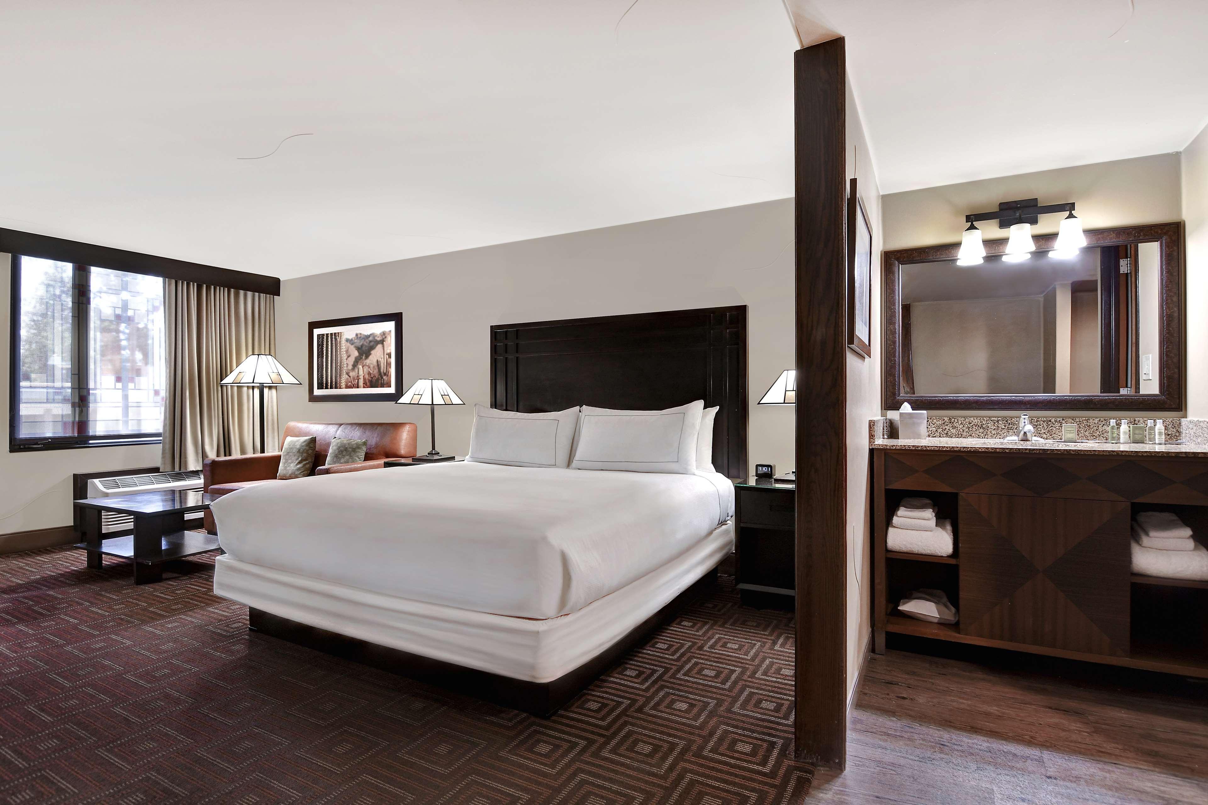 Doubletree By Hilton Phoenix- Темпе Экстерьер фото