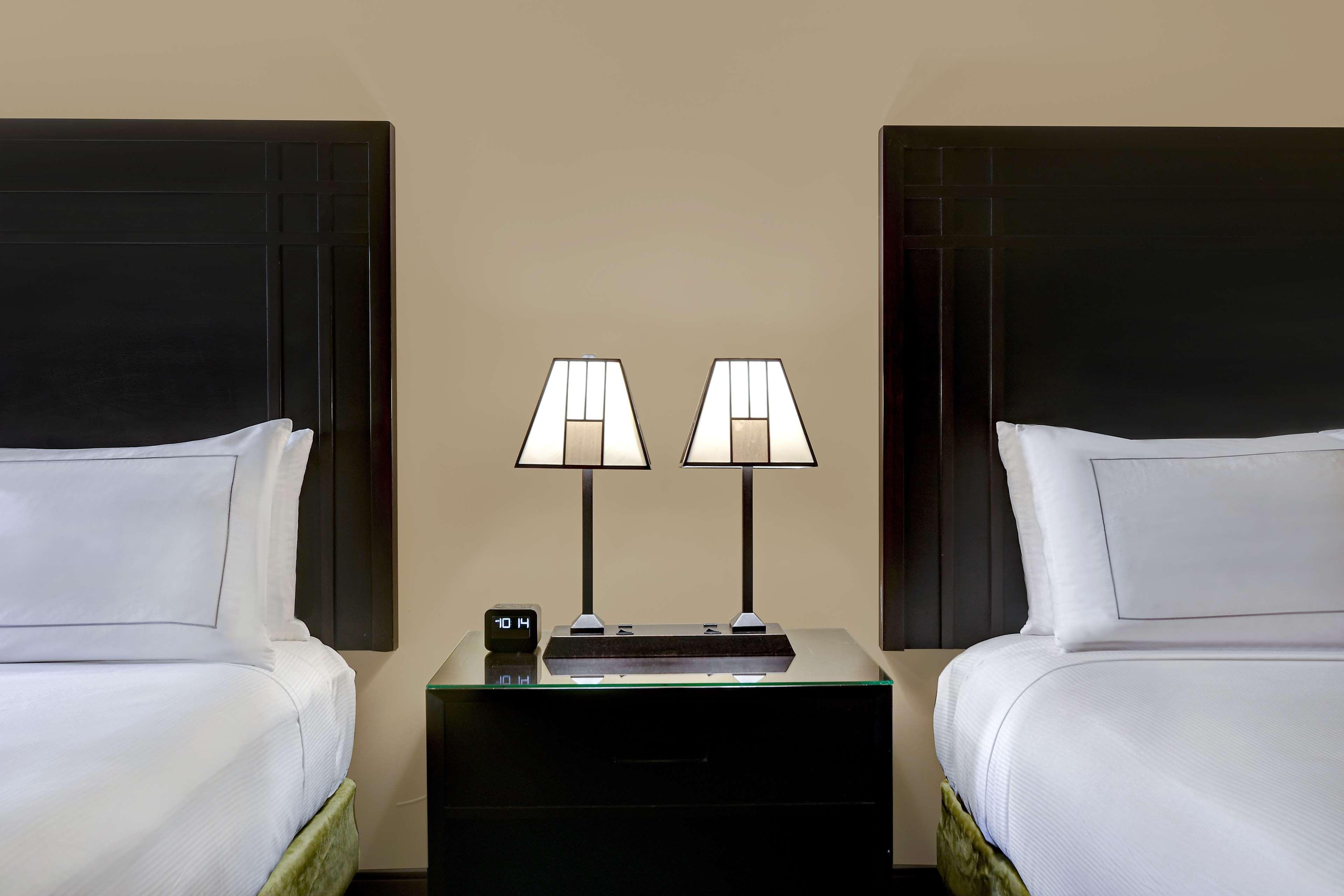 Doubletree By Hilton Phoenix- Темпе Экстерьер фото